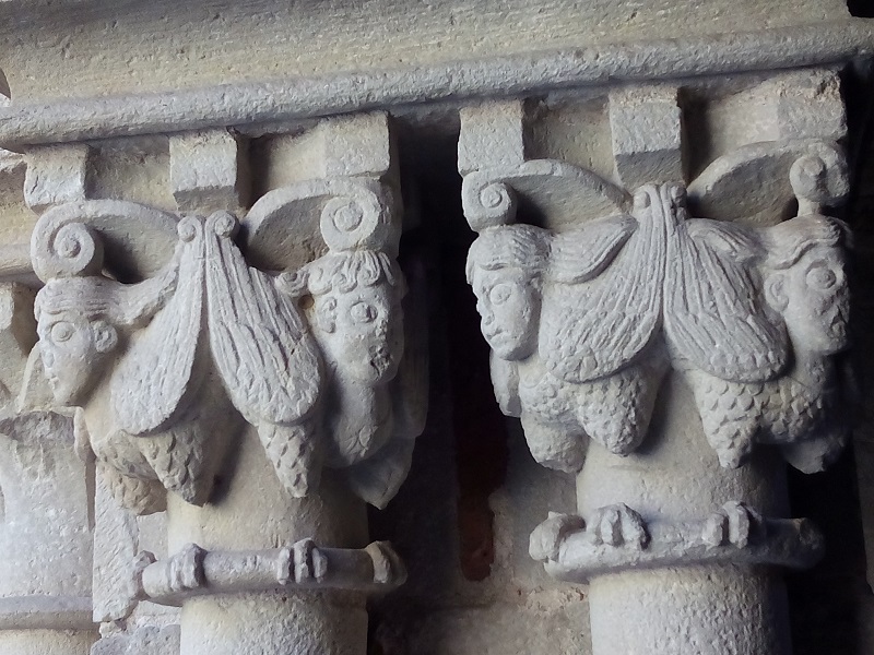 The capitals of the cloister’s 48 paired Corinthian columns offer Biblical and allegorical scenes along with a menagerie of griffins, lions, birds of prey and mermaids